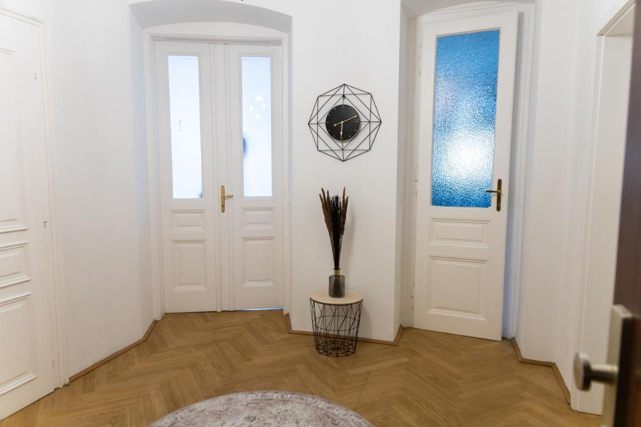 Luxe View Schoenbrunn Suite Wiedeń Zewnętrze zdjęcie